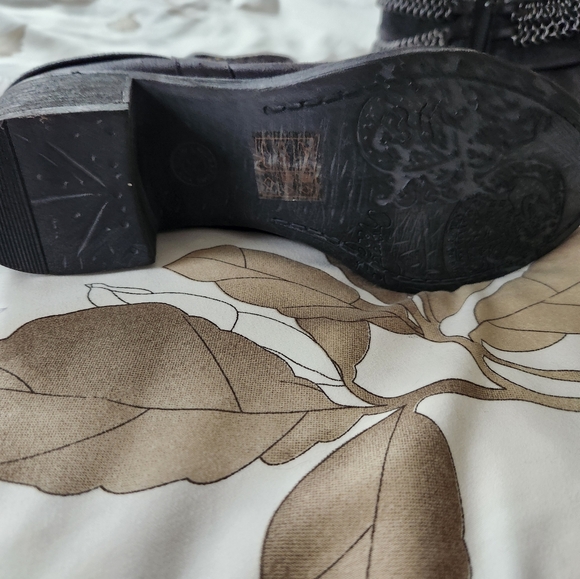 Ankle boot - Picture 2 of 4